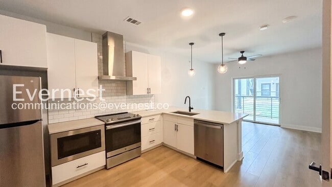 Building Photo - 3101 Govalle Ave