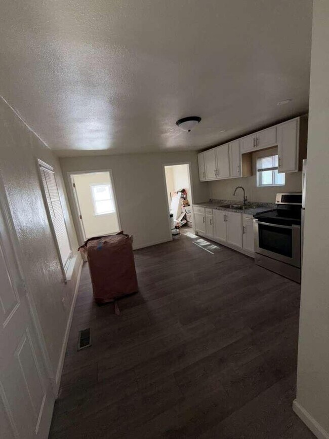 Foto del edificio - 653 W Bruce St