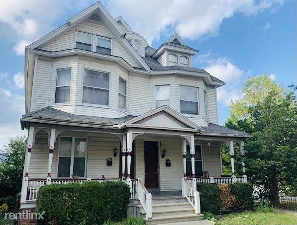 Primary Photo - 6 br, 1.5 bath Duplex - 541 Madison Avenue 1