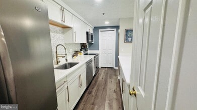 Building Photo - 601 Himes Ave