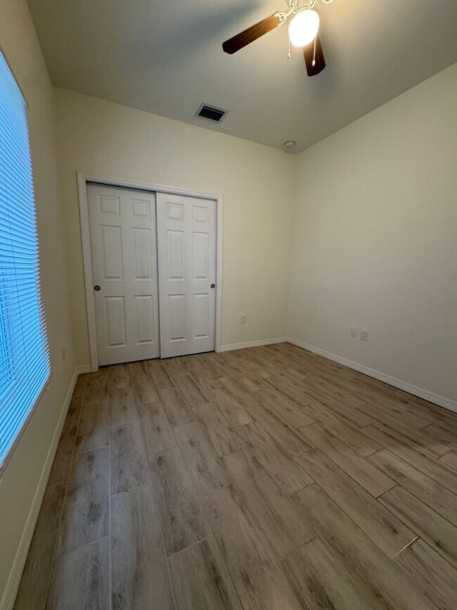 Foto del edificio - 123 Pine Ln