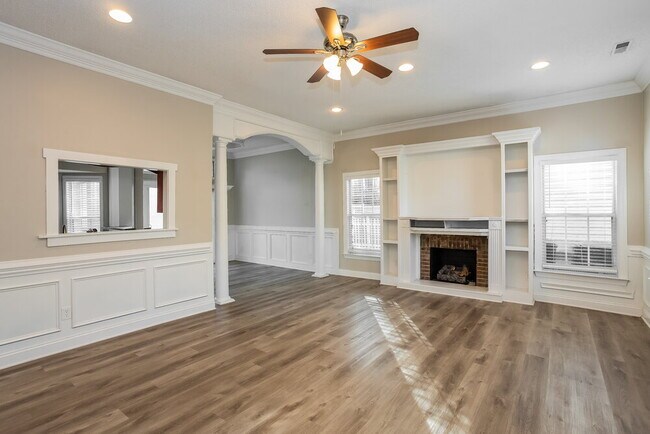 Foto del edificio - 2112 David Earl Dr