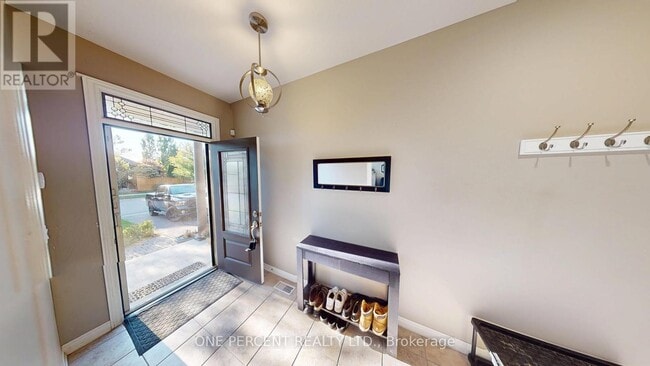 Building Photo - 37 Pierpoint Dr
