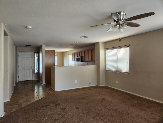 Foto del edificio - 44049 W Neely Dr