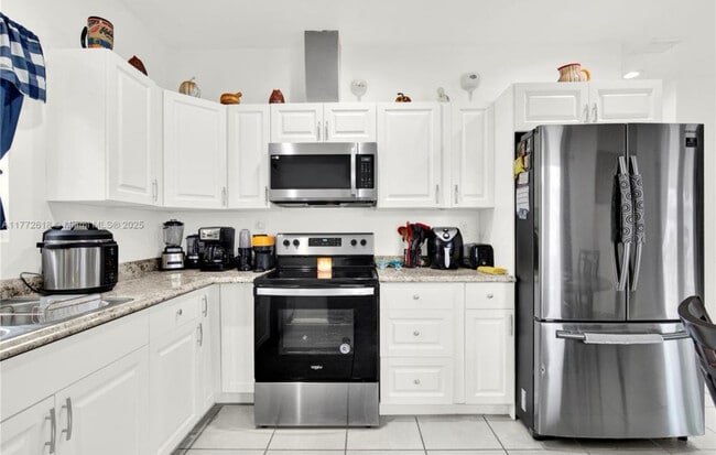 Foto del edificio - 1741 NW 68th St