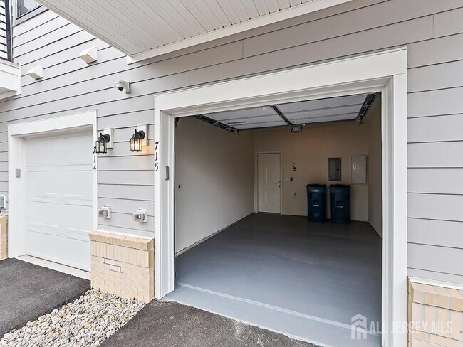 Foto del edificio - 715 Parker Blvd