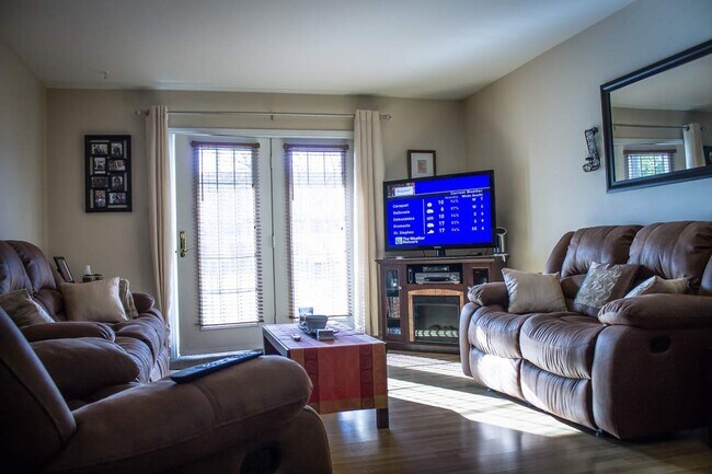 Photo du bâtiment - 715 & 735 Laurier Street