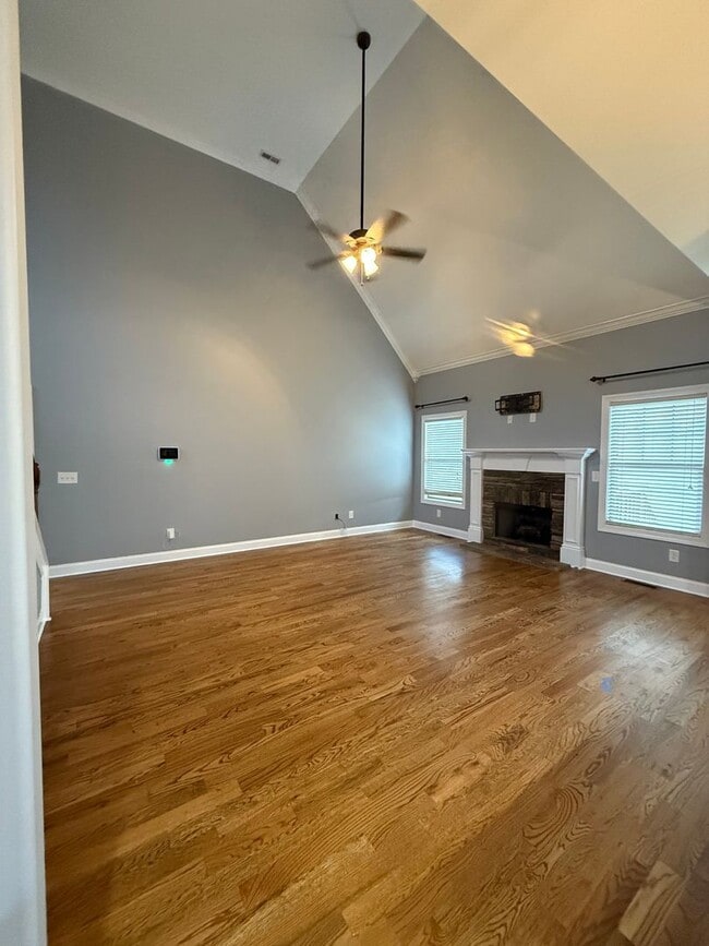 Building Photo - 3 Bedroom 3 Bath Pool Home in Columbia off...
