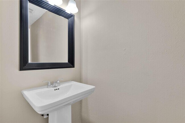 Building Photo - 20361 Fieldtree Dr