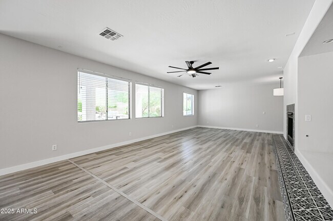 Building Photo - 2426 W Horsetail Trail