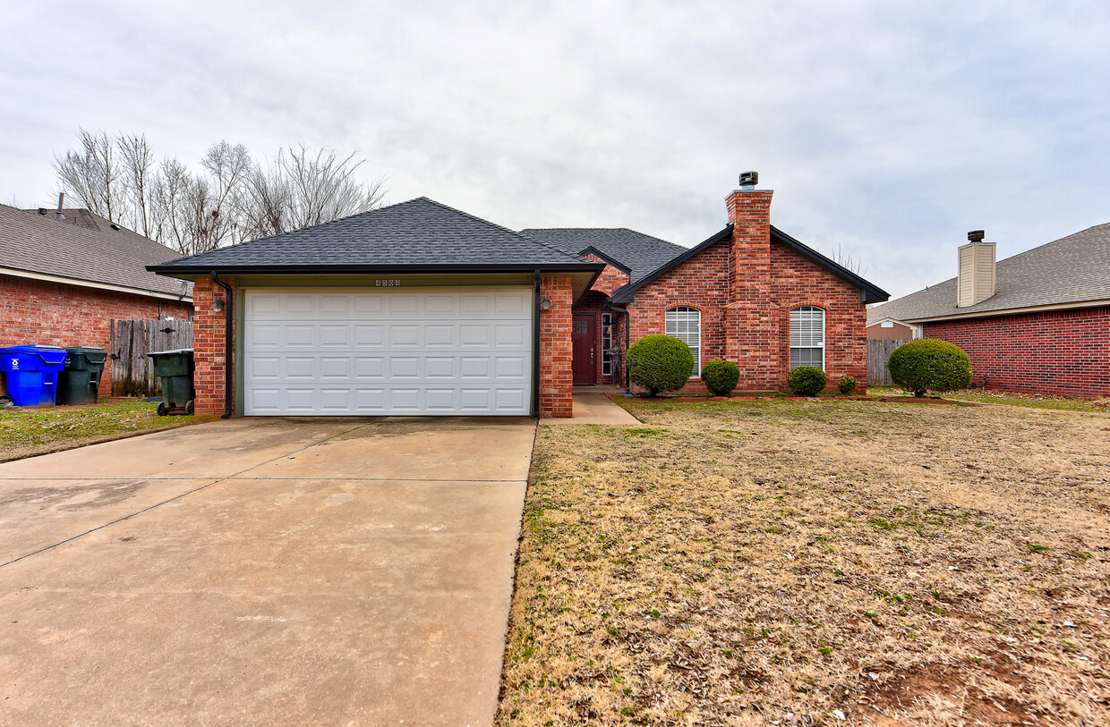 Primary Photo - 4504 Saratoga Dr