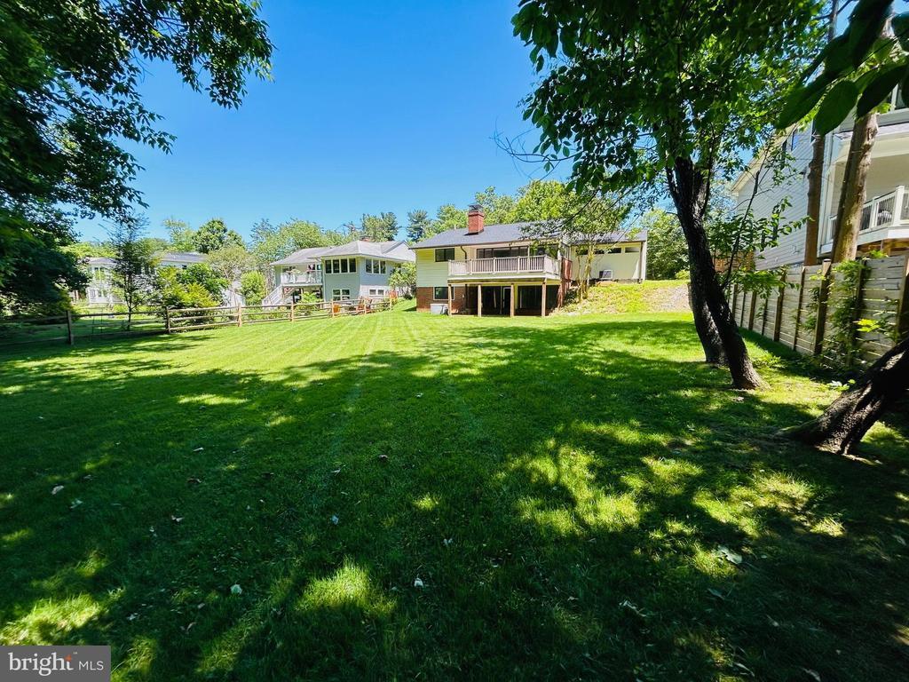 Primary Photo - 9916 Parkwood Dr