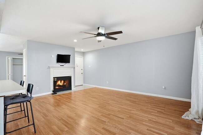 Foto del edificio - 2535 Wedglea Dr