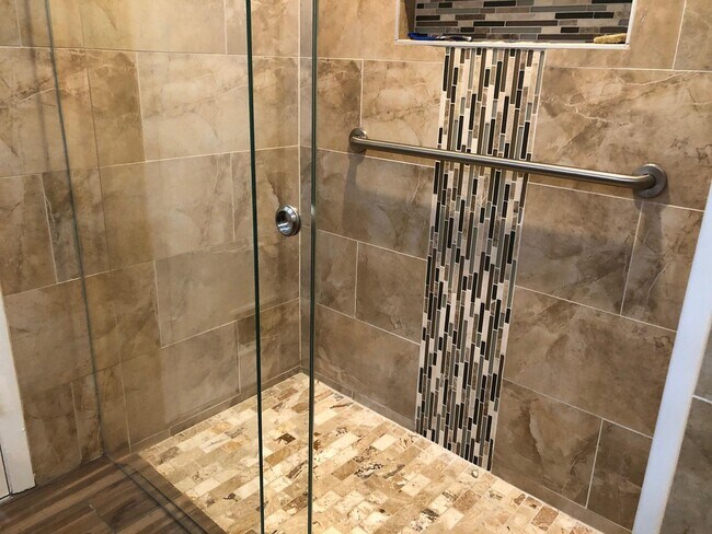 Building Photo - 10673 Sleepy Brook Way