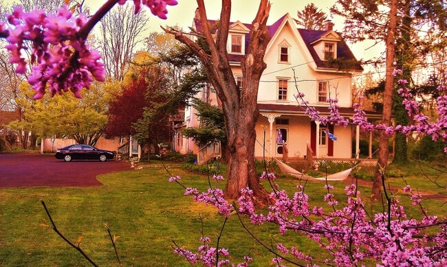 Building Photo - 657 South Sumneytown Pike