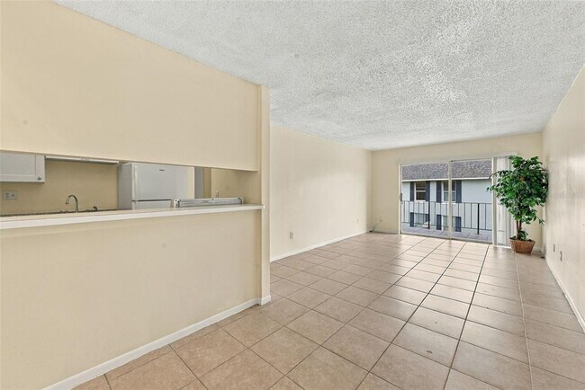 Foto del edificio - 905 W Oak Ridge Rd