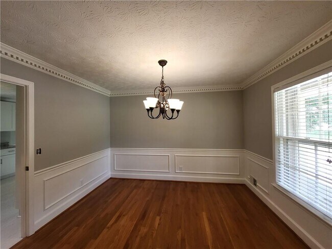 Building Photo - 4548 Shallowford Rd