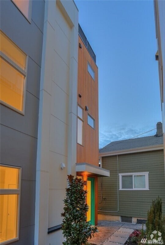 Building Photo - 2429 NW 60th St