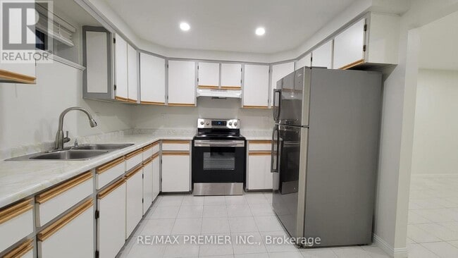 Building Photo - 43 Brandy Crescent