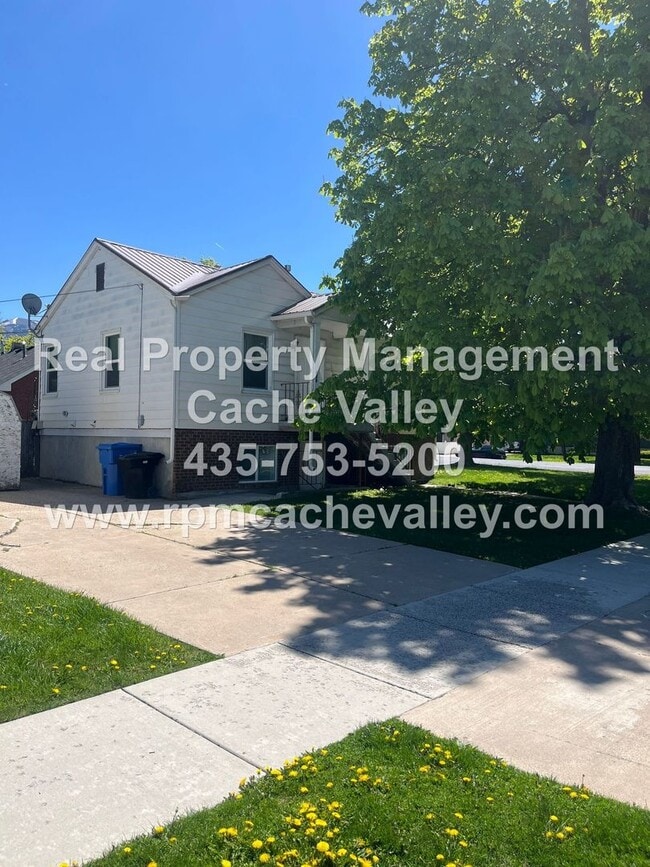 Building Photo - 410 N 200 W