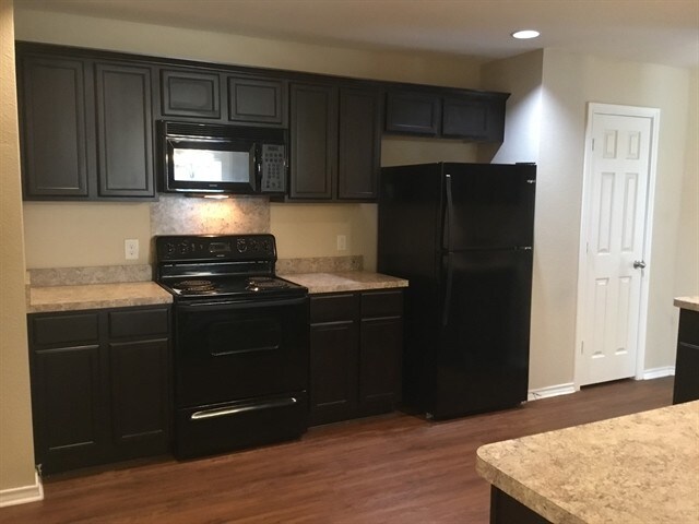 Building Photo - 587 Lentisco Dr