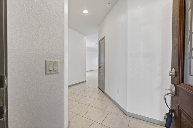 Foto del edificio - 5202 Rue Dela Croix Dr