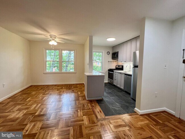 Foto del edificio - 6511 Potomac Ave