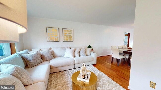 Foto del edificio - 10200 McKean Ct