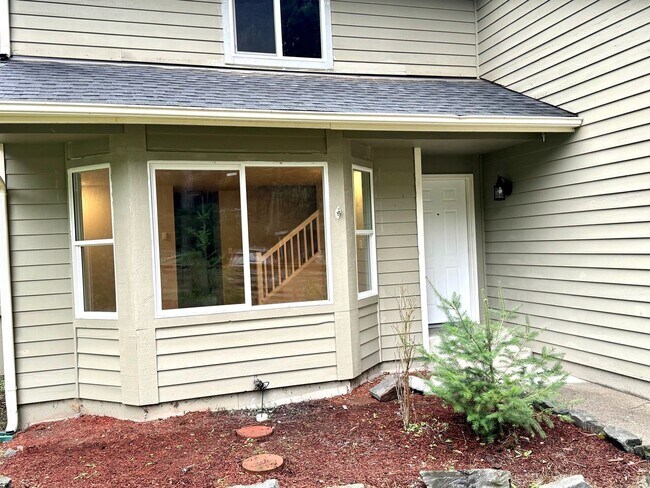 Foto del edificio - Modern 2BR, 1.5BA Duplex in Gig Harbor - F...