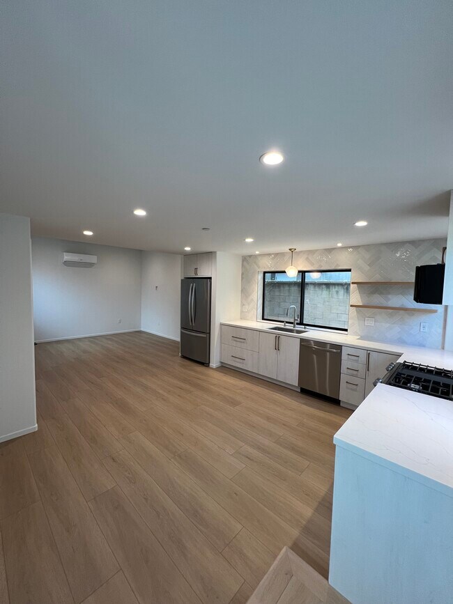 Foto del edificio - 2610 S Barrington Ave