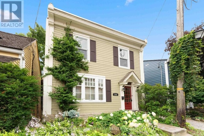Building Photo - 258 Cathcart St