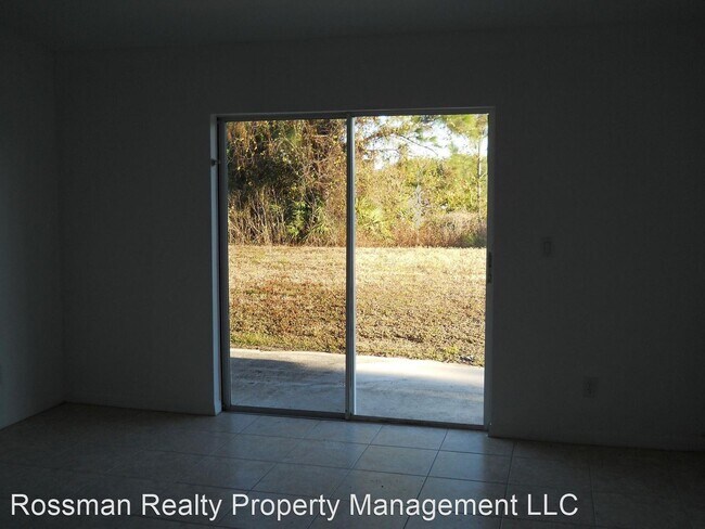 Foto del edificio - 2403-2403 Richard Ave S