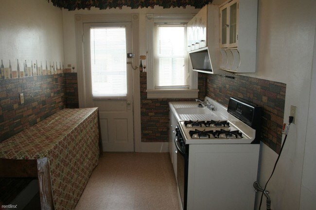 Foto del edificio - 939-939 W 10th St