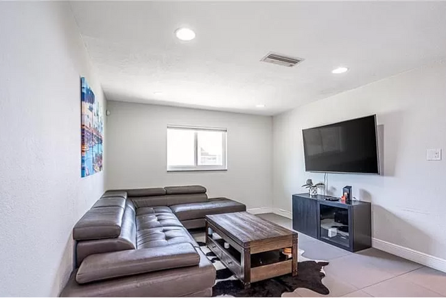 Foto del edificio - 4811 NW 13th Ave