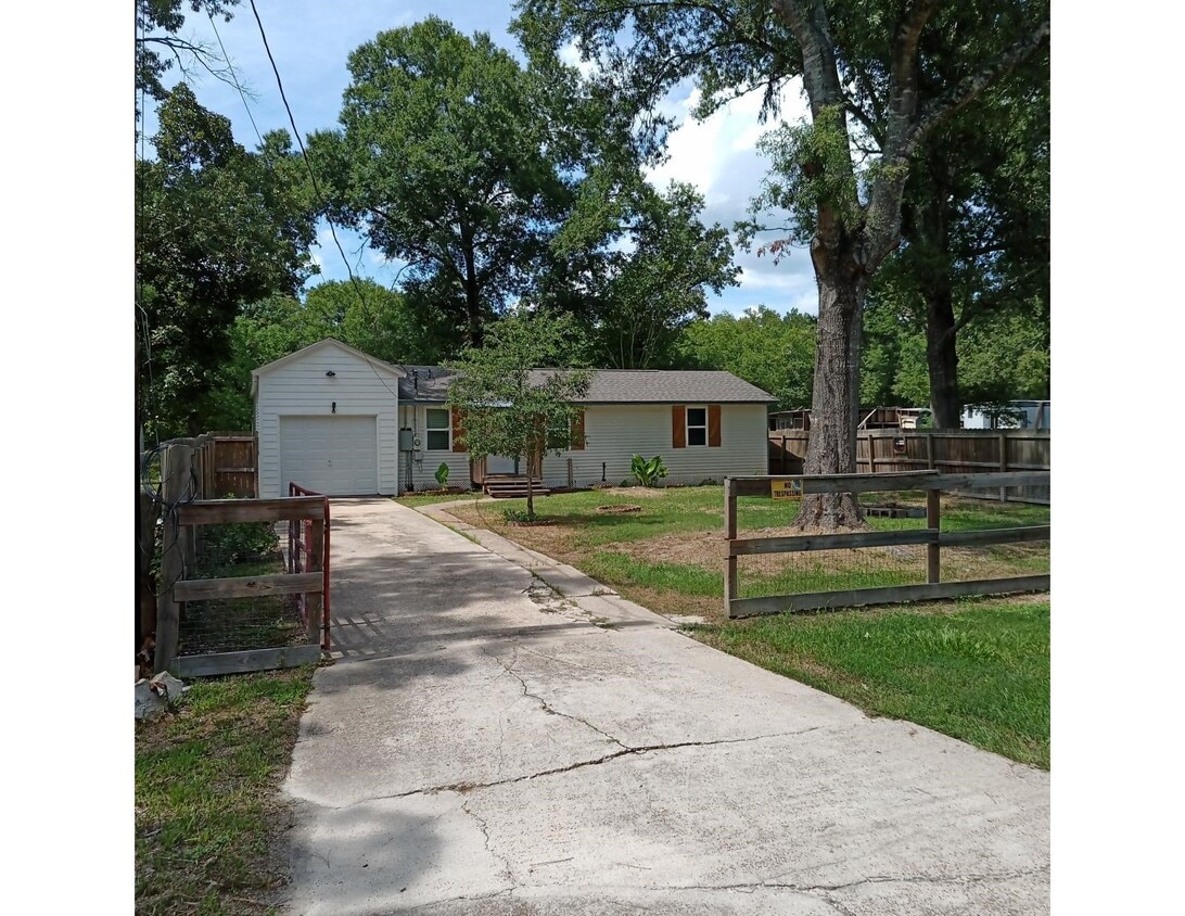 Primary Photo - 171 Bayberry Dr