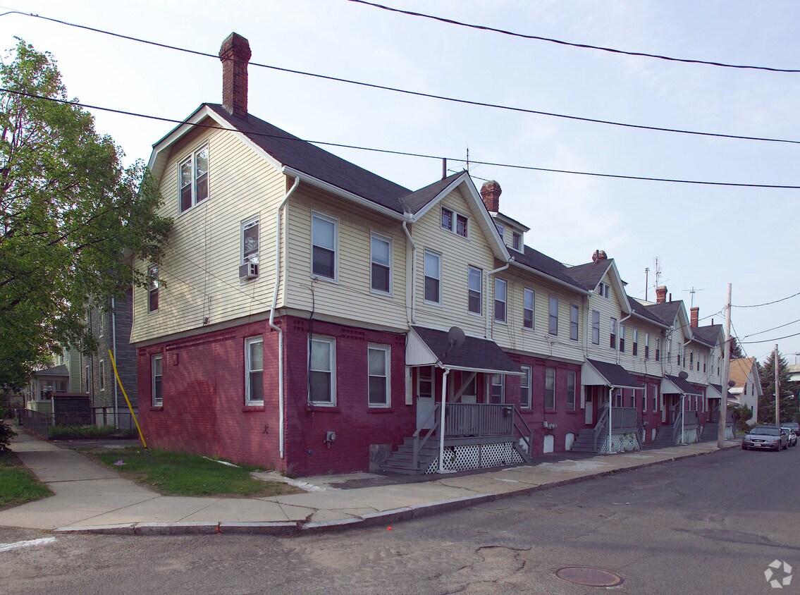 Primary Photo - 38-52 Front St