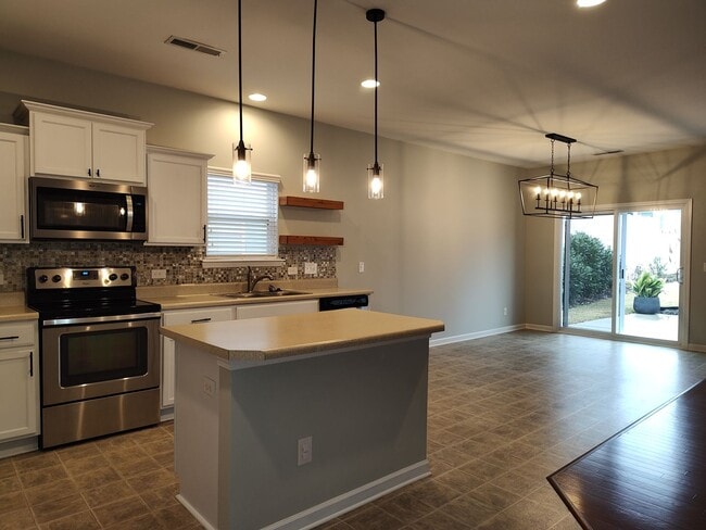 Foto del edificio - Beautiful Ranch Style home located in the Creekshire Village community!