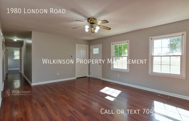 Foto del edificio - 3 Bedrooms, 2 Baths Ranch In Mooresville Q...