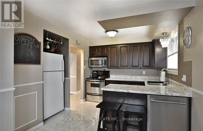 Building Photo - 442 Greenhill Ave