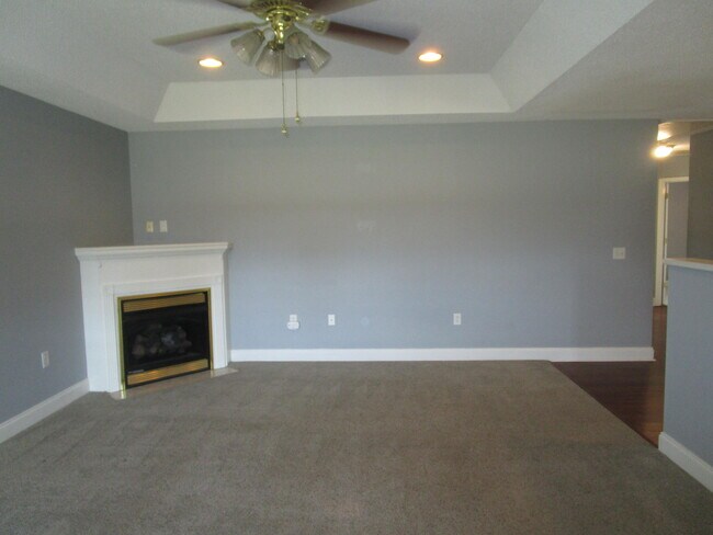 Foto del edificio - 601 Brushwood Dr