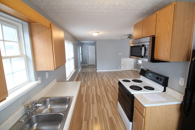 Building Photo - NULU 3 bedroom and 2 bath home