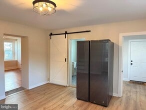 Building Photo - 631 Penns Park Rd