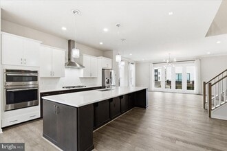 Building Photo - 23551 Buckland Farm Terrace