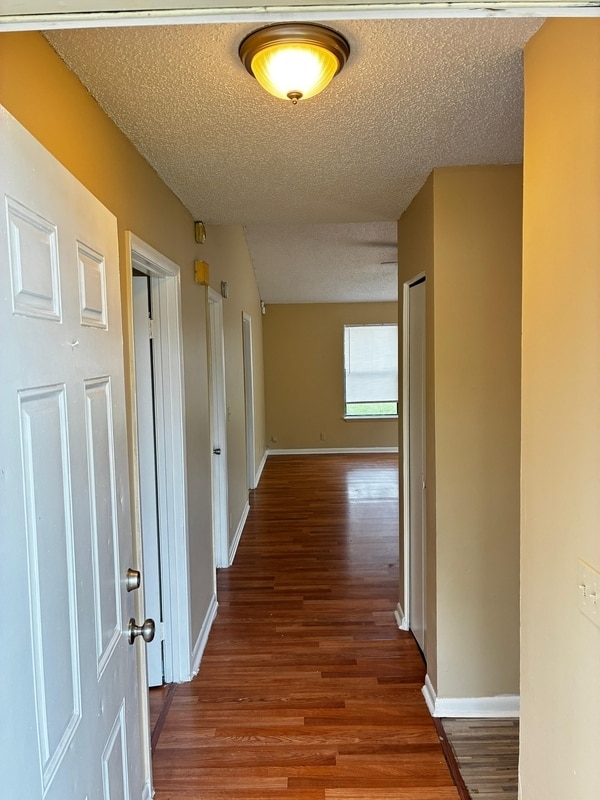 Building Photo - 10706 Meadowlea Dr