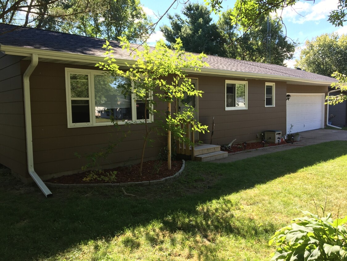 Building Photo - 739 Buttenhoff Rd