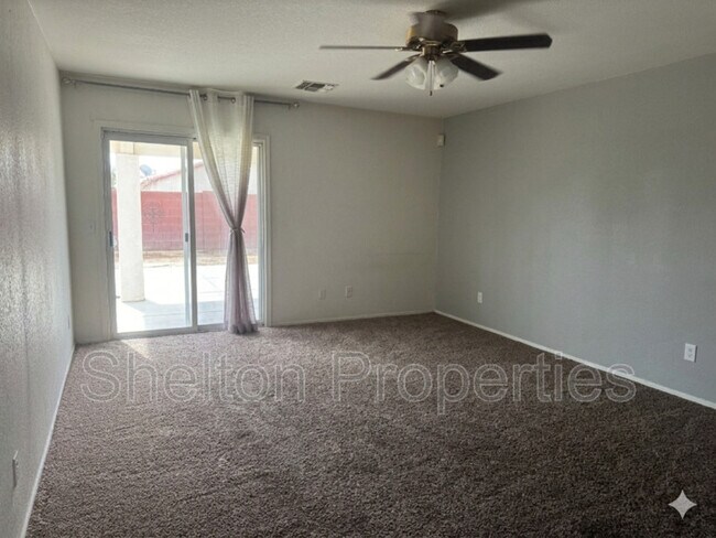 Foto del edificio - 7391 W Solano Dr N