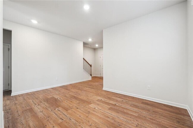 Foto del edificio - 458 Summerwood Ln