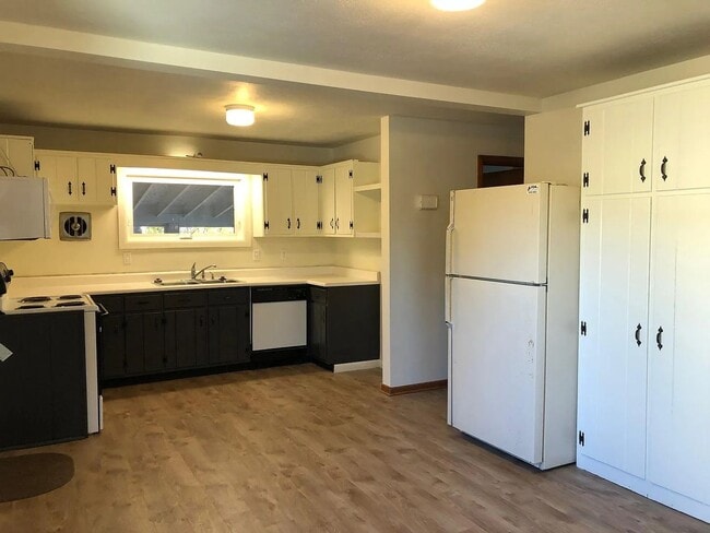 Building Photo - 4 Bedroom Apartment in Burlington VT Avail...