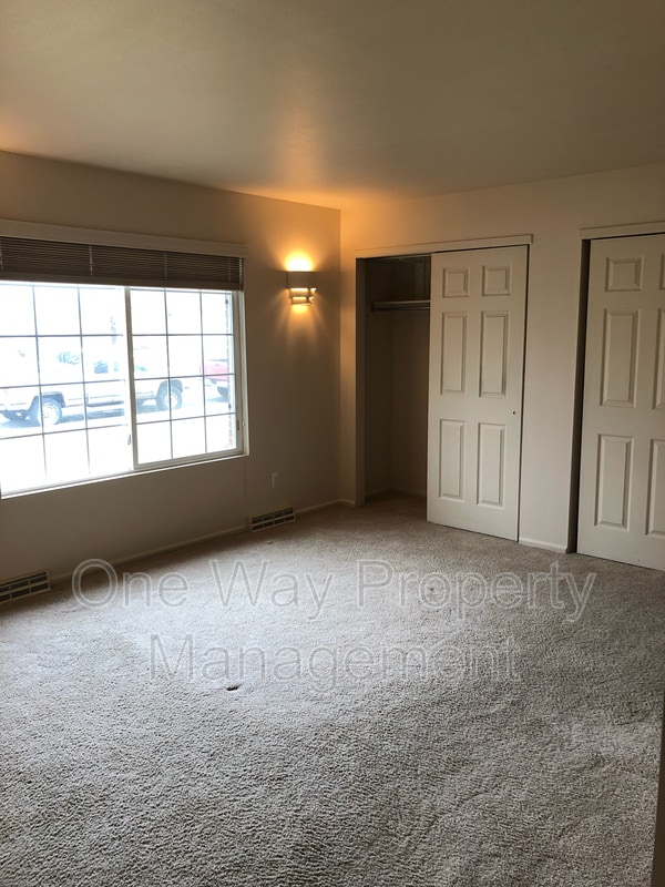 Building Photo - 243 N 48th Ave Ct