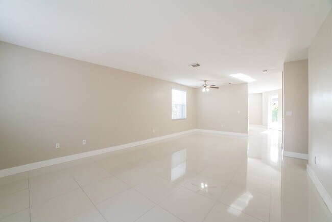 Foto del edificio - 12465 SW 120th Ave